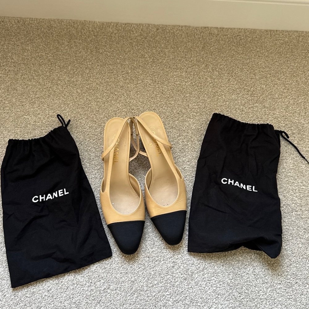 Chanel Beige and Black Women's Slingback Pumps Size EU 42 US 11-11.5
